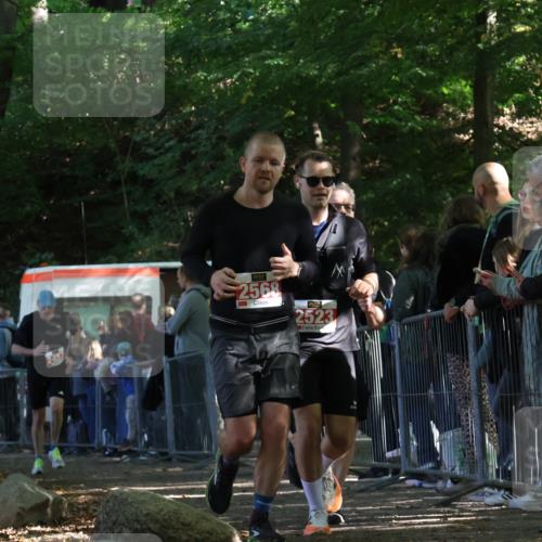 28.09.2025 - 33. Volkslauf durch das schöne Alstertal Strokosch-Dieckow http://msf.ph/oto/8973701 28.09.2025 12:22:44 Ziel 2288, 2457, 2523, 2568 meine-sportfotos.de