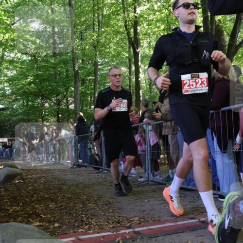 28.09.2025 - 33. Volkslauf durch das schöne Alstertal Strokosch-Dieckow http://msf.ph/oto/8973712 28.09.2025 12:22:49 Ziel 2457 meine-sportfotos.de
