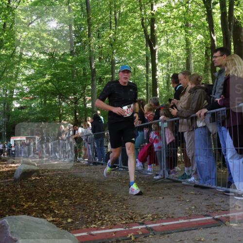 28.09.2025 - 33. Volkslauf durch das schöne Alstertal Strokosch-Dieckow http://msf.ph/oto/8973714 28.09.2025 12:22:51 Ziel 2457 meine-sportfotos.de