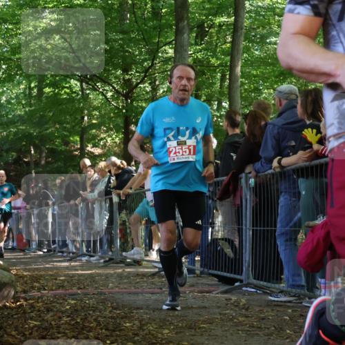 28.09.2025 - 33. Volkslauf durch das schöne Alstertal Strokosch-Dieckow http://msf.ph/oto/8973732 28.09.2025 12:23:10 Ziel 2131, 2400, 2551, 2559 meine-sportfotos.de