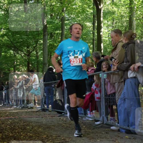 28.09.2025 - 33. Volkslauf durch das schöne Alstertal Strokosch-Dieckow http://msf.ph/oto/8973734 28.09.2025 12:23:11 Ziel 2131, 2400, 2551, 2559 meine-sportfotos.de
