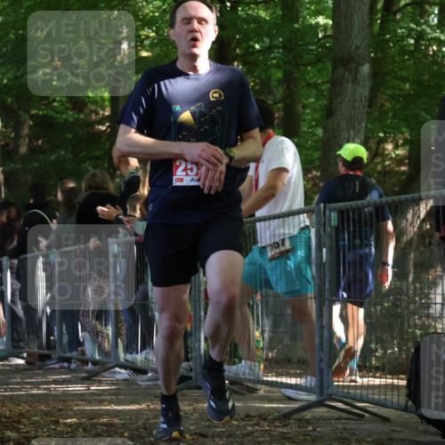 28.09.2025 - 33. Volkslauf durch das schöne Alstertal Strokosch-Dieckow http://msf.ph/oto/8973742 28.09.2025 12:23:16 Ziel 1097, 2131, 2559 meine-sportfotos.de