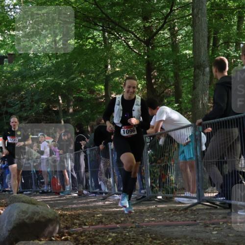 28.09.2025 - 33. Volkslauf durch das schöne Alstertal Strokosch-Dieckow http://msf.ph/oto/8973757 28.09.2025 12:23:31 Ziel 1072, 1096, 1735 meine-sportfotos.de