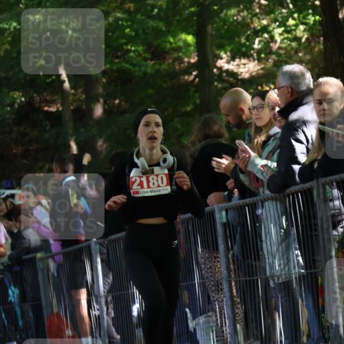 28.09.2025 - 33. Volkslauf durch das schöne Alstertal Strokosch-Dieckow http://msf.ph/oto/8973768 28.09.2025 12:24:02 Ziel 1750, 2180, 2379 meine-sportfotos.de