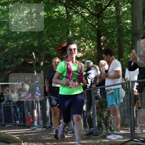 28.09.2025 - 33. Volkslauf durch das schöne Alstertal Strokosch-Dieckow http://msf.ph/oto/8973781 28.09.2025 12:24:13 Ziel 2298, 2540, 2558 meine-sportfotos.de