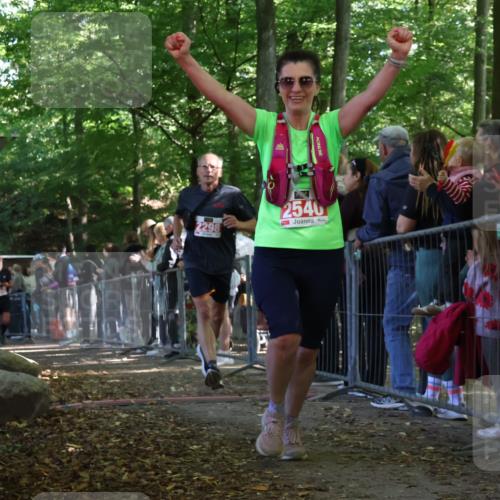 28.09.2025 - 33. Volkslauf durch das schöne Alstertal Strokosch-Dieckow http://msf.ph/oto/8973784 28.09.2025 12:24:14 Ziel 2298, 2540, 2558 meine-sportfotos.de