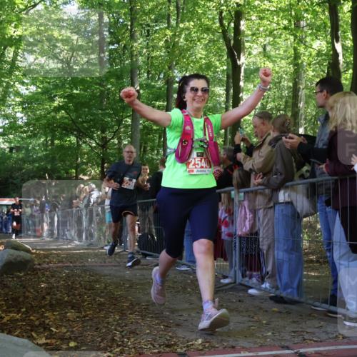 28.09.2025 - 33. Volkslauf durch das schöne Alstertal Strokosch-Dieckow http://msf.ph/oto/8973785 28.09.2025 12:24:15 Ziel 2144, 2298, 2558 meine-sportfotos.de