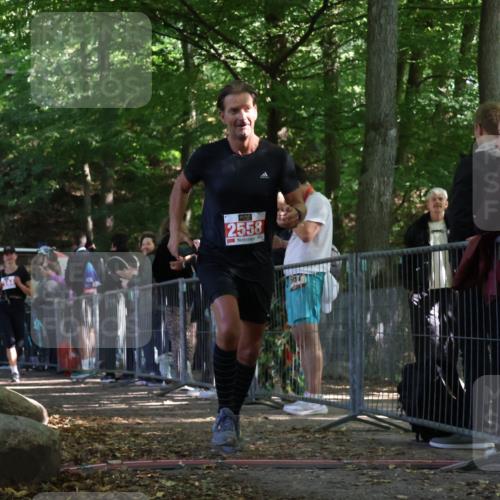 28.09.2025 - 33. Volkslauf durch das schöne Alstertal Strokosch-Dieckow http://msf.ph/oto/8973790 28.09.2025 12:24:20 Ziel 1089, 2144, 2415, 2558, 2606 meine-sportfotos.de