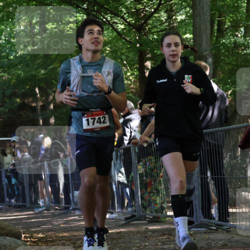 28.09.2025 - 33. Volkslauf durch das schöne Alstertal Strokosch-Dieckow http://msf.ph/oto/8973865 28.09.2025 12:25:27 Ziel 1083, 1742, 2569 meine-sportfotos.de