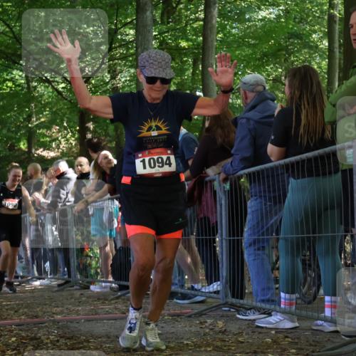 28.09.2025 - 33. Volkslauf durch das schöne Alstertal Strokosch-Dieckow http://msf.ph/oto/8973961 28.09.2025 12:27:14 Ziel 1090, 1094, 1751, 2384 meine-sportfotos.de