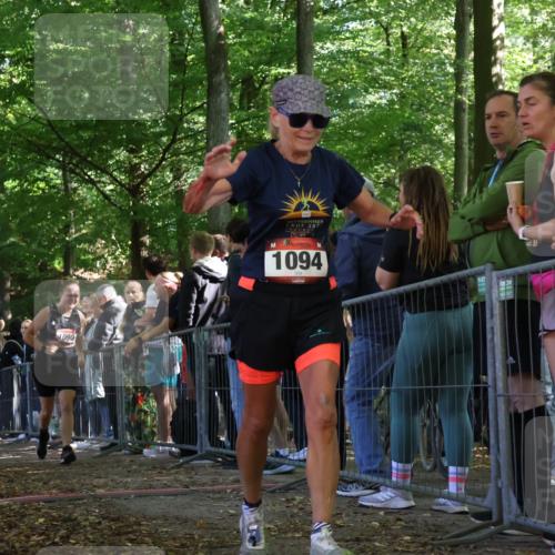 28.09.2025 - 33. Volkslauf durch das schöne Alstertal Strokosch-Dieckow http://msf.ph/oto/8973962 28.09.2025 12:27:15 Ziel 1090, 1751, 2384 meine-sportfotos.de