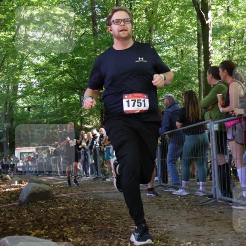 28.09.2025 - 33. Volkslauf durch das schöne Alstertal Strokosch-Dieckow http://msf.ph/oto/8973965 28.09.2025 12:27:17 Ziel 1090, 2384 meine-sportfotos.de