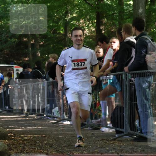 28.09.2025 - 33. Volkslauf durch das schöne Alstertal Strokosch-Dieckow http://msf.ph/oto/8974008 28.09.2025 12:28:38 Ziel 1837, 2602 meine-sportfotos.de