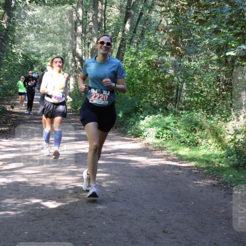 28.09.2025 - 33. Volkslauf durch das schöne Alstertal Strokosch-Dieckow http://msf.ph/oto/8974095 28.09.2025 12:35:38 Laufen 1754, 235, 2220 meine-sportfotos.de