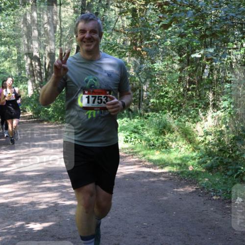 28.09.2025 - 33. Volkslauf durch das schöne Alstertal Strokosch-Dieckow http://msf.ph/oto/8974167 28.09.2025 12:36:43 Laufen 19, 1753 meine-sportfotos.de
