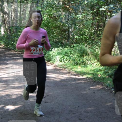 28.09.2025 - 33. Volkslauf durch das schöne Alstertal Strokosch-Dieckow http://msf.ph/oto/8974175 28.09.2025 12:36:48 Laufen 2353, 2554 meine-sportfotos.de