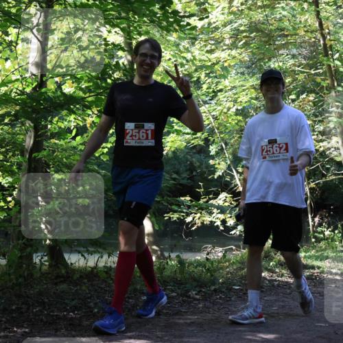 28.09.2025 - 33. Volkslauf durch das schöne Alstertal Strokosch-Dieckow http://msf.ph/oto/8974266 28.09.2025 12:39:49 Laufen 2561, 2562 meine-sportfotos.de