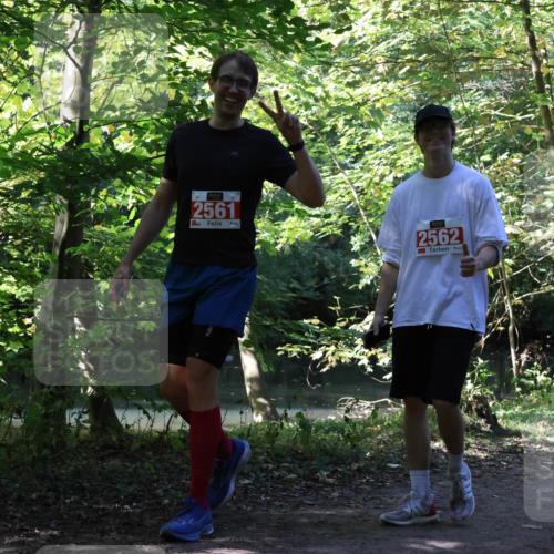 28.09.2025 - 33. Volkslauf durch das schöne Alstertal Strokosch-Dieckow http://msf.ph/oto/8974268 28.09.2025 12:39:50 Laufen 2561, 2562 meine-sportfotos.de