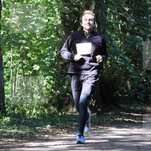28.09.2025 - 33. Volkslauf durch das schöne Alstertal Strokosch-Dieckow http://msf.ph/oto/8974376 28.09.2025 12:43:12 Laufen  meine-sportfotos.de