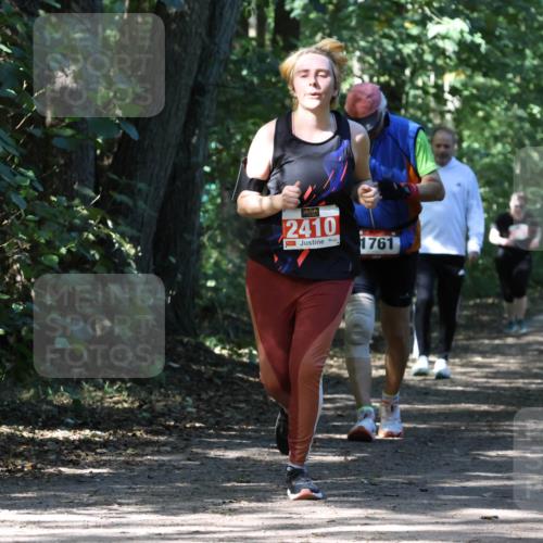 28.09.2025 - 33. Volkslauf durch das schöne Alstertal Strokosch-Dieckow http://msf.ph/oto/8974498 28.09.2025 12:46:27 Laufen 2410, 1761 meine-sportfotos.de