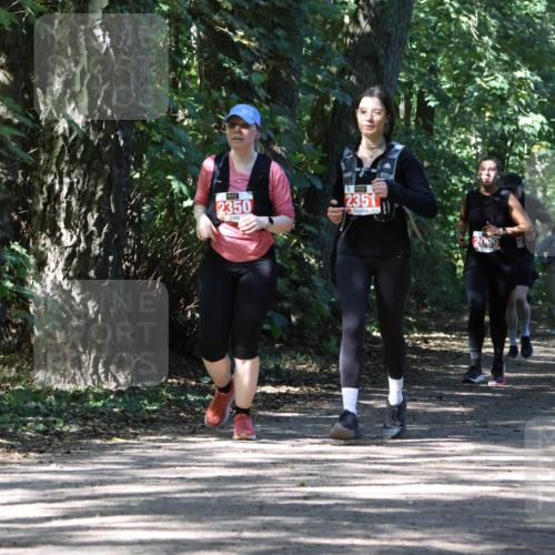 28.09.2025 - 33. Volkslauf durch das schöne Alstertal Strokosch-Dieckow http://msf.ph/oto/8974530 28.09.2025 12:48:27 Laufen 2350, 2351 meine-sportfotos.de