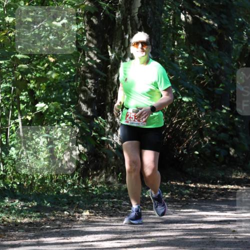 28.09.2025 - 33. Volkslauf durch das schöne Alstertal Strokosch-Dieckow http://msf.ph/oto/8974614 28.09.2025 12:50:46 Laufen 25 meine-sportfotos.de