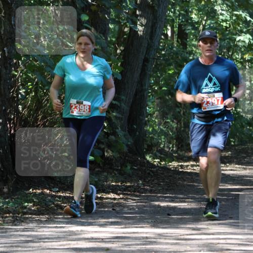 28.09.2025 - 33. Volkslauf durch das schöne Alstertal Strokosch-Dieckow http://msf.ph/oto/8974664 28.09.2025 12:53:03 Laufen 2398, 2397 meine-sportfotos.de