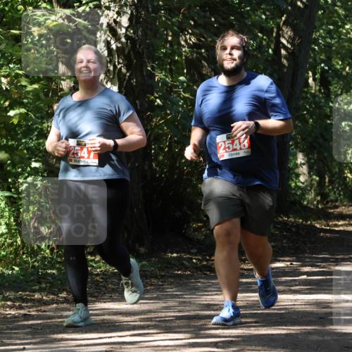 28.09.2025 - 33. Volkslauf durch das schöne Alstertal Strokosch-Dieckow http://msf.ph/oto/8974811 28.09.2025 13:03:08 Laufen 2547, 2548, 9 meine-sportfotos.de
