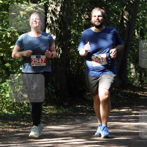 28.09.2025 - 33. Volkslauf durch das schöne Alstertal Strokosch-Dieckow http://msf.ph/oto/8974814 28.09.2025 13:03:08 Laufen 2547, 2548 meine-sportfotos.de
