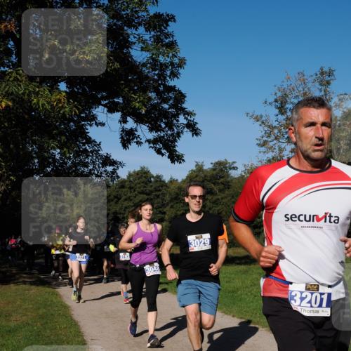 28.09.2025 - 33. Volkslauf durch das schöne Alstertal Fabian Wolf http://msf.ph/oto/8974935 28.09.2025 10:35:32 Laufen 3321, 3048, 3029, 3201 meine-sportfotos.de