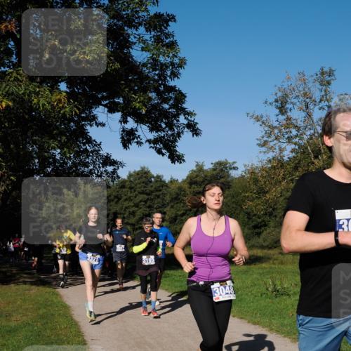 28.09.2025 - 33. Volkslauf durch das schöne Alstertal Fabian Wolf http://msf.ph/oto/8974944 28.09.2025 10:35:33 Laufen 3321, 3357, 3193, 3048, 30 meine-sportfotos.de