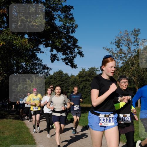 28.09.2025 - 33. Volkslauf durch das schöne Alstertal Fabian Wolf http://msf.ph/oto/8974963 28.09.2025 10:35:35 Laufen 3937, 3357, 3321, 3193 meine-sportfotos.de