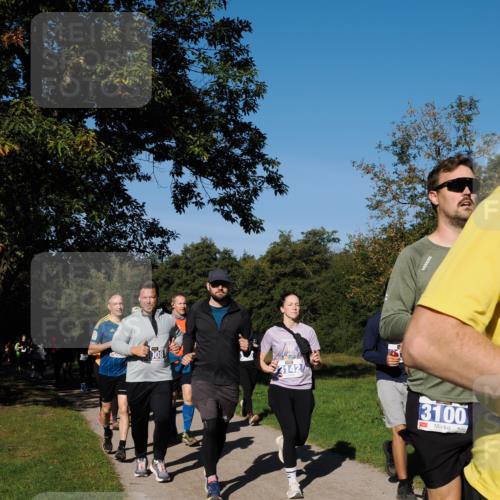 28.09.2025 - 33. Volkslauf durch das schöne Alstertal Fabian Wolf http://msf.ph/oto/8974987 28.09.2025 10:35:38 Laufen 008, 3142, 3100 meine-sportfotos.de