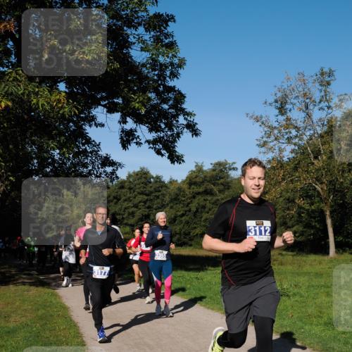 28.09.2025 - 33. Volkslauf durch das schöne Alstertal Fabian Wolf http://msf.ph/oto/8975032 28.09.2025 10:35:43 Laufen 3177, 3355, 3112 meine-sportfotos.de