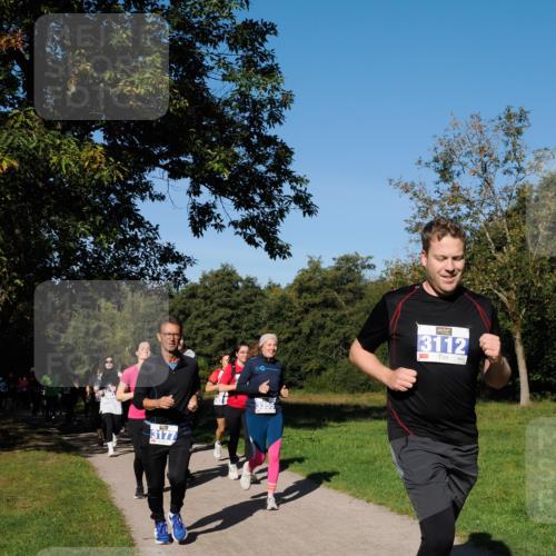 28.09.2025 - 33. Volkslauf durch das schöne Alstertal Fabian Wolf http://msf.ph/oto/8975034 28.09.2025 10:35:43 Laufen 3177, 3355, 3112 meine-sportfotos.de