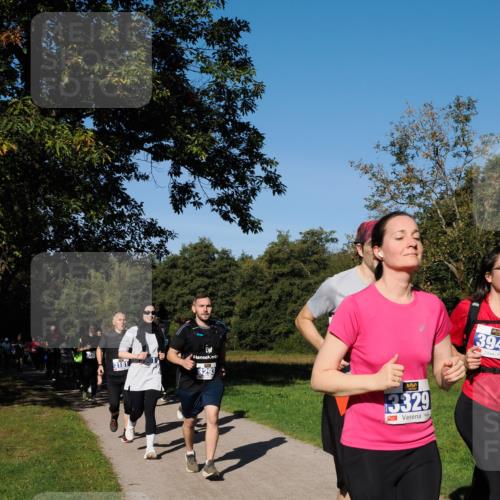 28.09.2025 - 33. Volkslauf durch das schöne Alstertal Fabian Wolf http://msf.ph/oto/8975053 28.09.2025 10:35:46 Laufen 3181, 3293, 13329, 394 meine-sportfotos.de