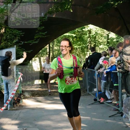 28.09.2025 - 33. Volkslauf durch das schöne Alstertal Fabian Wolf http://msf.ph/oto/8975110 28.09.2025 12:17:52 Laufen 2594, 2542 meine-sportfotos.de
