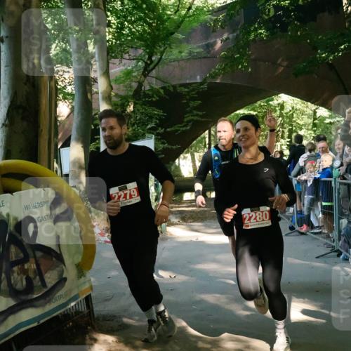 28.09.2025 - 33. Volkslauf durch das schöne Alstertal Fabian Wolf http://msf.ph/oto/8975154 28.09.2025 12:18:01 Laufen 2279, 2280 meine-sportfotos.de