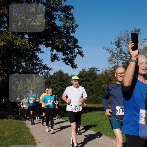 28.09.2025 - 33. Volkslauf durch das schöne Alstertal Fabian Wolf http://msf.ph/oto/8975234 28.09.2025 10:36:11 Laufen 3086, 3012, 3182, 303, 3 meine-sportfotos.de
