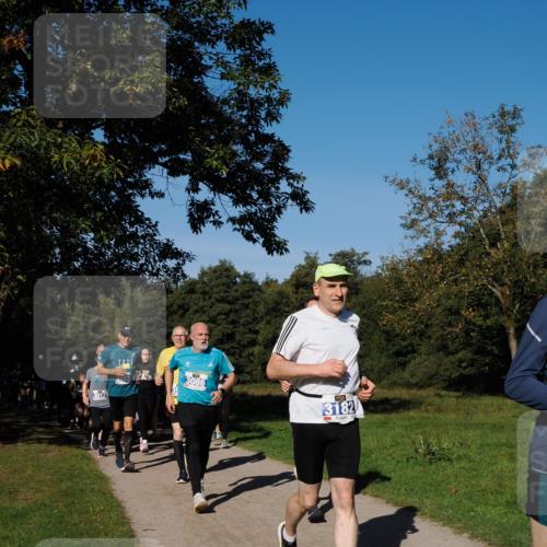 28.09.2025 - 33. Volkslauf durch das schöne Alstertal Fabian Wolf http://msf.ph/oto/8975238 28.09.2025 10:36:11 Laufen 3012, 2, 0, 2, 5, 3086, 3182 meine-sportfotos.de