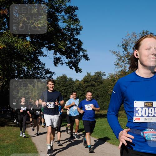 28.09.2025 - 33. Volkslauf durch das schöne Alstertal Fabian Wolf http://msf.ph/oto/8975311 28.09.2025 10:36:20 Laufen 3949, 3377, 3233, 3234, 3095 meine-sportfotos.de