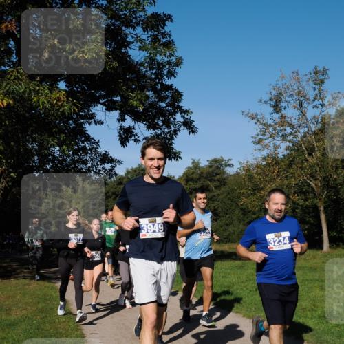 28.09.2025 - 33. Volkslauf durch das schöne Alstertal Fabian Wolf http://msf.ph/oto/8975320 28.09.2025 10:36:21 Laufen 3377, 3949, 3234 meine-sportfotos.de