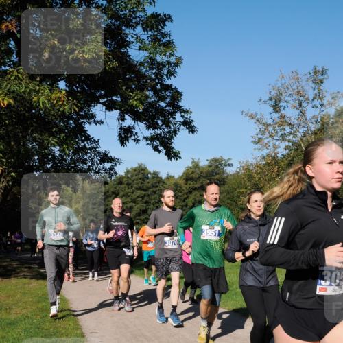 28.09.2025 - 33. Volkslauf durch das schöne Alstertal Fabian Wolf http://msf.ph/oto/8975340 28.09.2025 10:36:24 Laufen 3348, 3070, 3951, 305 meine-sportfotos.de