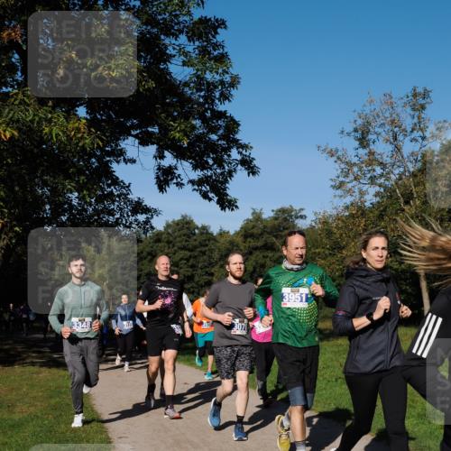 28.09.2025 - 33. Volkslauf durch das schöne Alstertal Fabian Wolf http://msf.ph/oto/8975342 28.09.2025 10:36:24 Laufen 3348, 3123, 3070, 3951 meine-sportfotos.de