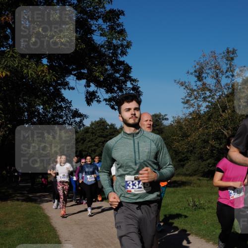 28.09.2025 - 33. Volkslauf durch das schöne Alstertal Fabian Wolf http://msf.ph/oto/8975356 28.09.2025 10:36:26 Laufen 3130, 23, 3, 3340 meine-sportfotos.de