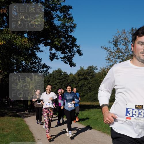 28.09.2025 - 33. Volkslauf durch das schöne Alstertal Fabian Wolf http://msf.ph/oto/8975364 28.09.2025 10:36:27 Laufen 3130, 3123, 393 meine-sportfotos.de