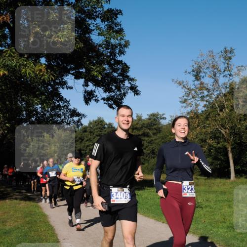 28.09.2025 - 33. Volkslauf durch das schöne Alstertal Fabian Wolf http://msf.ph/oto/8975461 28.09.2025 10:36:42 Laufen 3281, 3409, 323 meine-sportfotos.de
