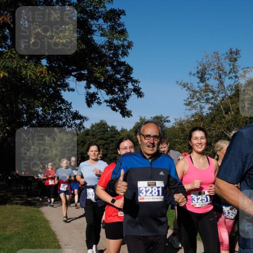28.09.2025 - 33. Volkslauf durch das schöne Alstertal Fabian Wolf http://msf.ph/oto/8975501 28.09.2025 10:36:47 Laufen 3126, 3281, 3251, 13350 meine-sportfotos.de