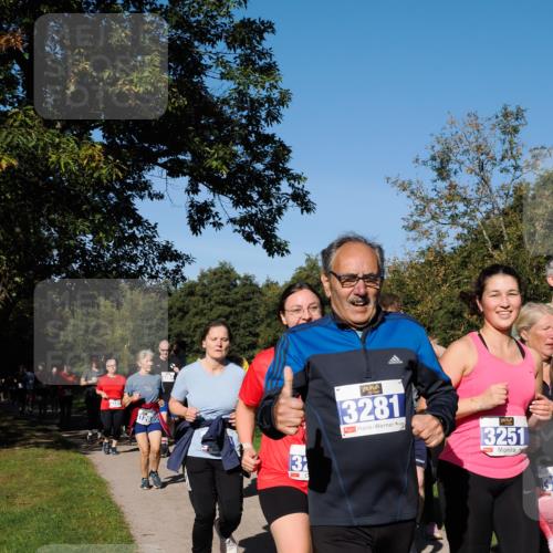 28.09.2025 - 33. Volkslauf durch das schöne Alstertal Fabian Wolf http://msf.ph/oto/8975503 28.09.2025 10:36:47 Laufen 126, 13, 3281, 3251 meine-sportfotos.de
