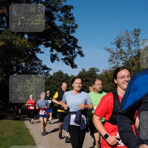 28.09.2025 - 33. Volkslauf durch das schöne Alstertal Fabian Wolf http://msf.ph/oto/8975511 28.09.2025 10:36:47 Laufen 3289, 3126, 284 meine-sportfotos.de